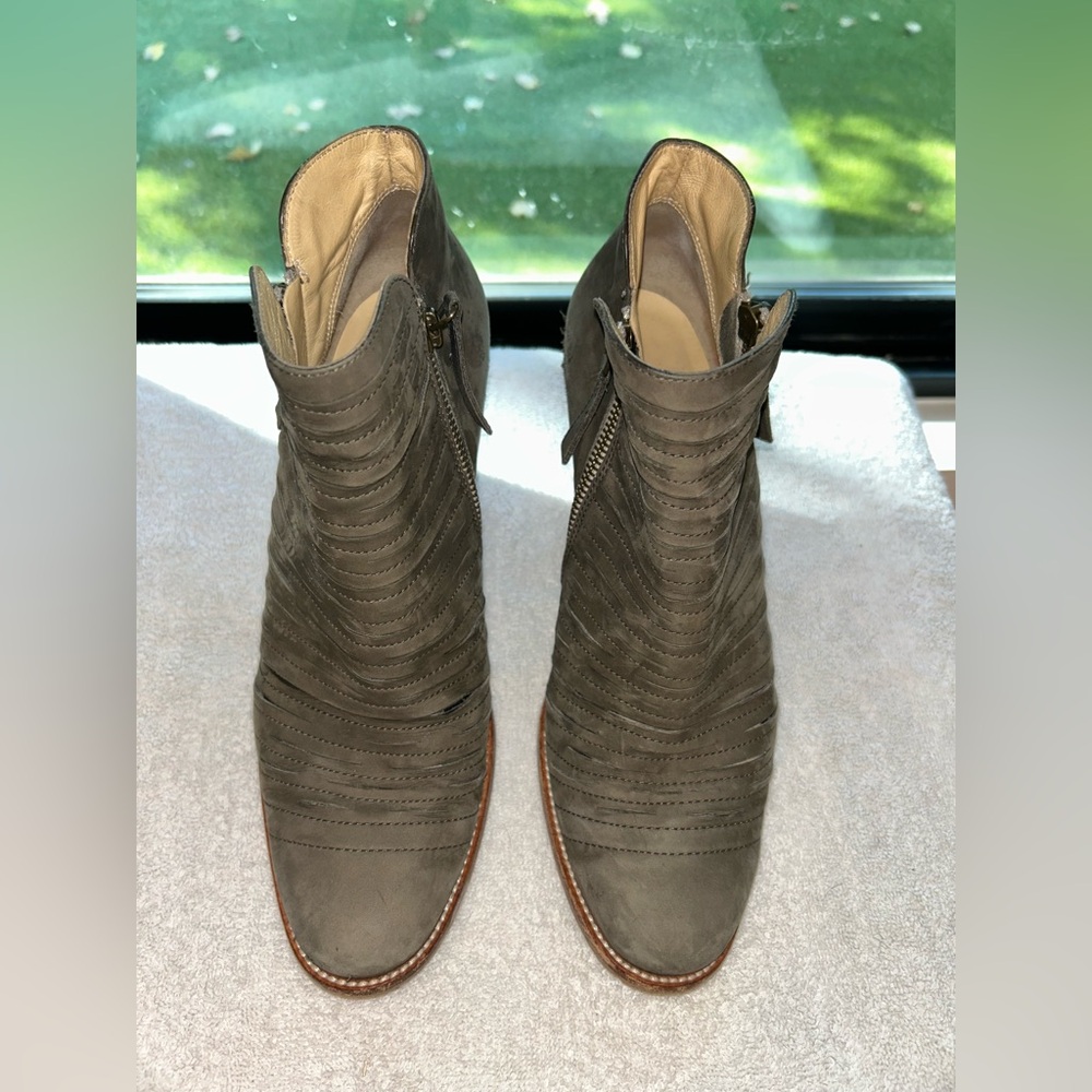 Paul Green Olive Zip Up Booties sz 6